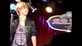 Band Against Bullying Kicking Daisies Bows & Arrows