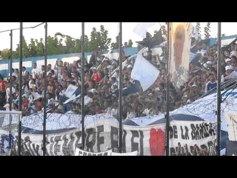 ".... ni del gallo, ni del almirante- Prensa D Merlo" Barra: La Banda del Parque &bull; Club: Deportivo Merlo