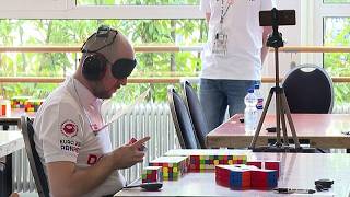 Rubik Küp yıldızları Avrupa hız küpü etkinliğinde Hollanda'da yarıştı