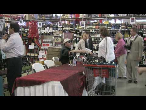 Wine Chat TV : Dan Aykroyd Bottle Signing