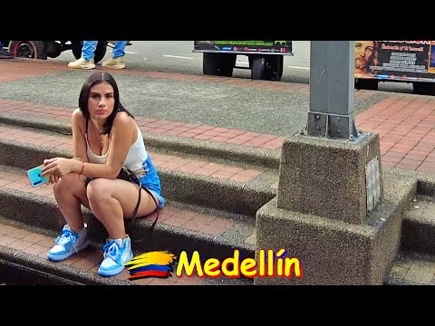 Medellín Colombia Walking Tour - El Centro, Calle 48, Plazuela San Ignacio 4K 🇨🇴