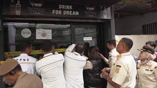 Download lagu PENUTUPAN TOKO MINUMAN BERLAKOHOL DI PESANGGRAHAN RABU 15 OKTOBER 2025 mp3