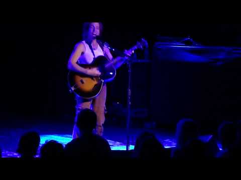 Ani DiFranco covering Pete Seeger's 