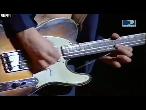 Guitar String Breaks, Not A Problem For John Frusciante!