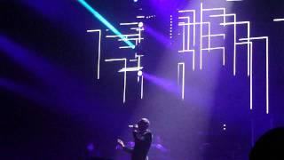 Trey Songz performs Scratchin' Me up on Anticipation 2our at Oakland Paramount Theatre.[HD]