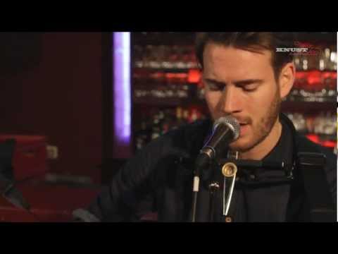 Johannes Strate "Ich Mach Meinen Frieden Mit Mir" || Knust Acoustics TV