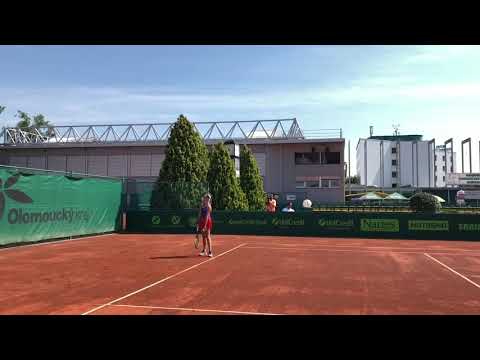 Brenda Fruhvirtova serve (slow motion)