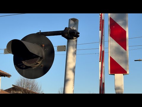 GUASTO AL PASSAGGIO A LIVELLO… dopo l’intervento di RFI i treni TORNANO a circolare in LINEA…