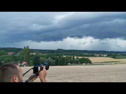 Kräftige Gewitterlinie bei Wels (westlich Linz) Österreich