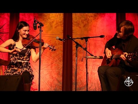 Zoe Conway And John Mc Intyre - Dragging The Bow - Live