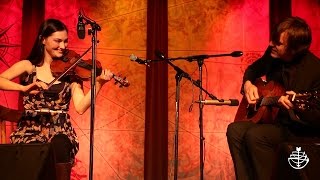 Zoe Conway And John Mc Intyre - Dragging The Bow - Live