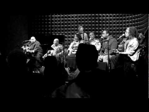 Bernice Johnson Reagon, Toshi Reagon and Big Lovely - Come and Go With Me To That Land