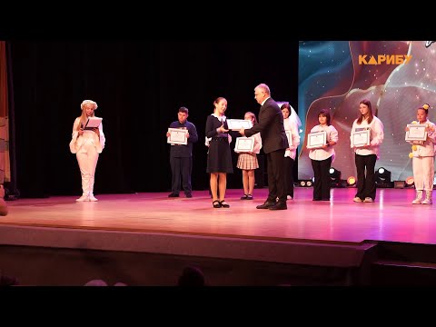 Юных музыкантов, танцоров, художников, дизайнеров и театралов посвятили в первоклассники