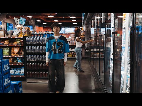 Breezee - Between Us (Official Music Video)