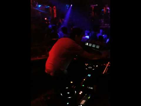 Dj Sandy Vs Housetrap - Overdrive (2000 And One Sensation's Remix)