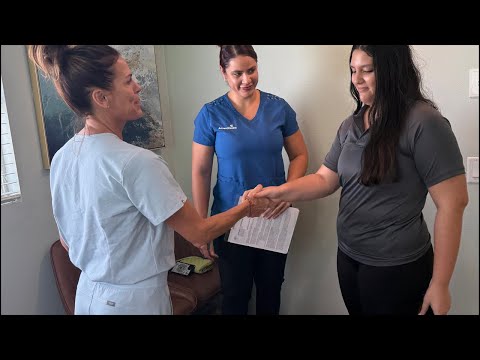Erste Anpassung eines jungen Volleyballspielers!