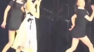 Download lagu Jennie Blackpink - DANCE Can't Take My Eyes Off You mp3 Download lagu Jennie Blackpink - DANCE Can't Take My Eyes Off You mp3