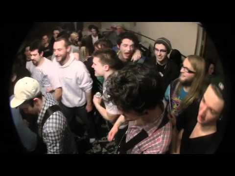 Oh Messy Life - house show