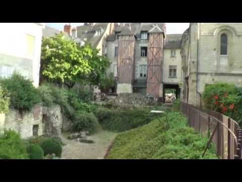 La place Plumereau et quartier du vieux Tours