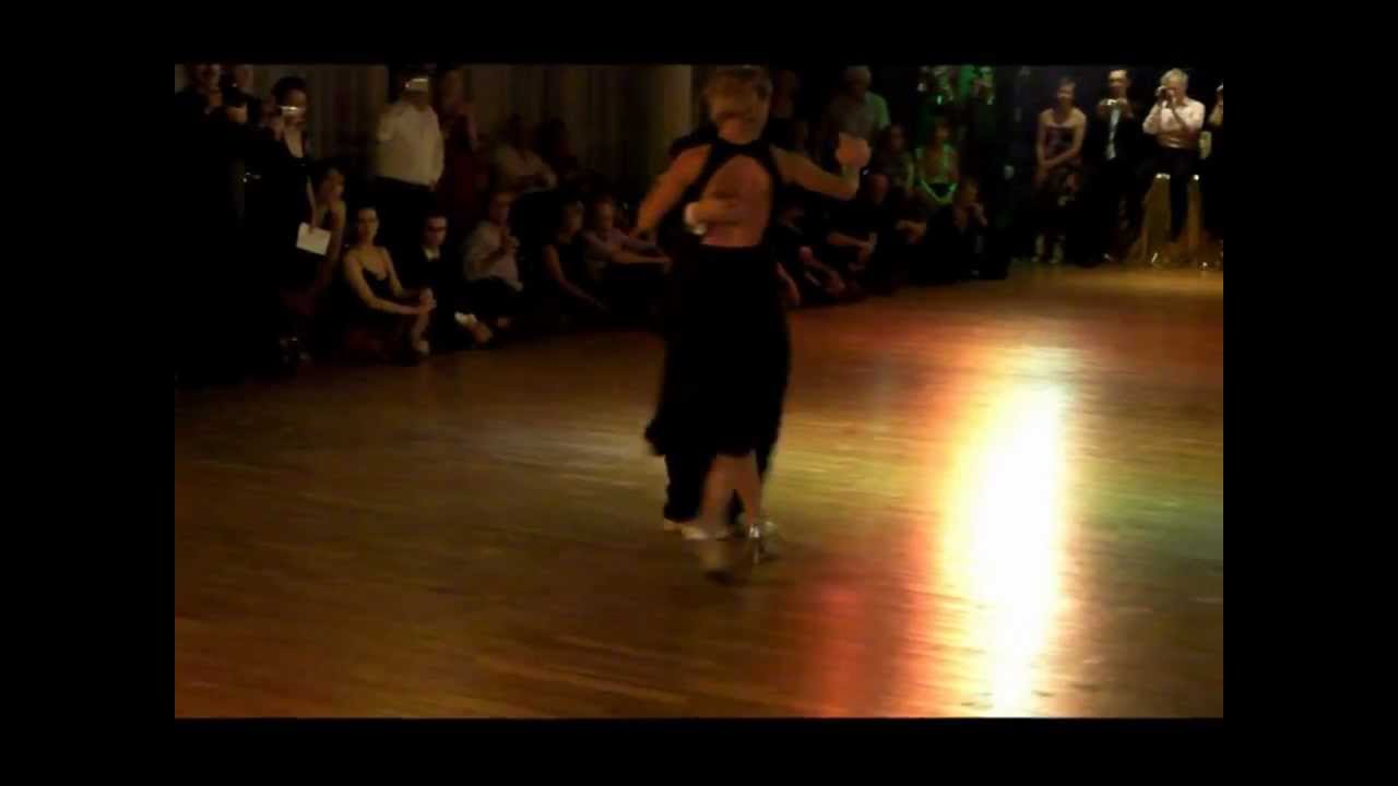 la yumba Virginia Uva y Cesar Agazzi