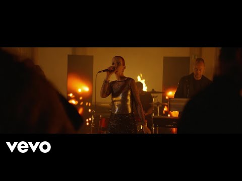 Majo Polyak - In Flames ft. Radmila Svensson