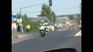 preview picture of video 'Passage d'une vingtaine 20aine de moto side car a Bourgueil'
