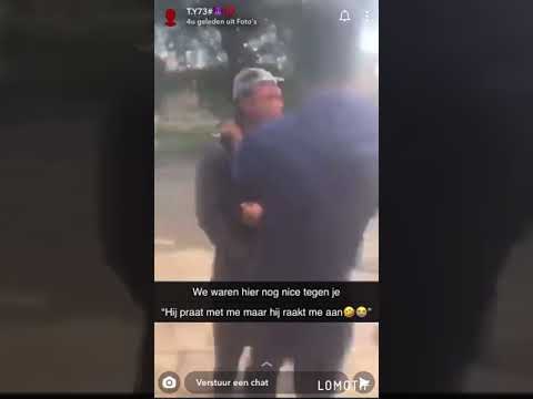 (73)members delen klappen uit nadat boy poku van 24 luistert in de pijp