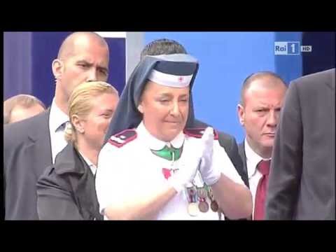 Le Crocerossine alla Parata del 2 giugno 2016 CON MUSICA