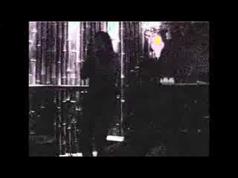 Olivia Leisk Sings "She Should Know' @ Mahiki