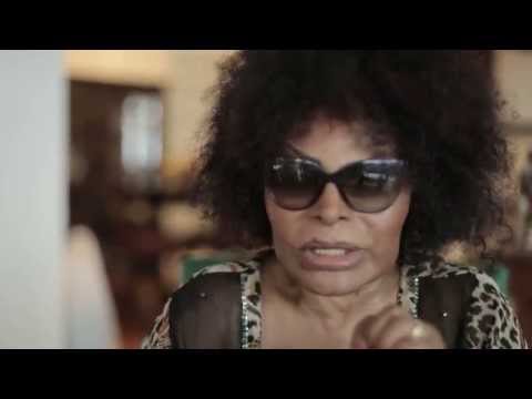 Elza Soares fala sobre Joyce Cândido