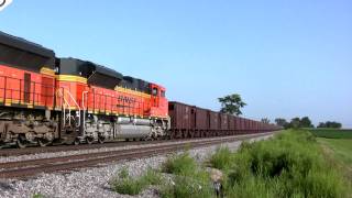 preview picture of video 'BNSF 9399 Southbound on the Barstow sub past Fenton, Illinois on 8-11-09'
