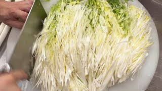  - ねぎ焼きそば 　soft green leek with fried noodle.