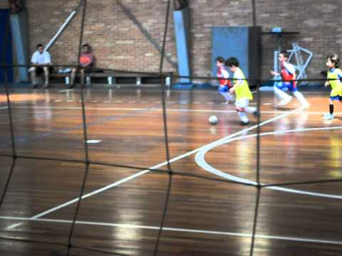 Victor - quase um golaço!!!