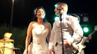 Download lagu Bride and Groom Sing  'Don't Stop Believing' -Journey at Their Wedding mp3 Download lagu Bride and Groom Sing  'Don't Stop Believing' -Journey at Their Wedding mp3