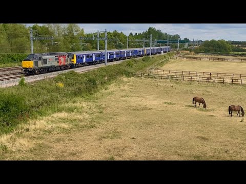 37884 5Q86 Ilford - Newport docks with 322481 321901 for scrap passes Denchworth