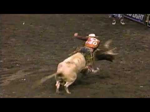 David Lance vs Bell Hop - 97 PBR Kansas City (84 pts)
