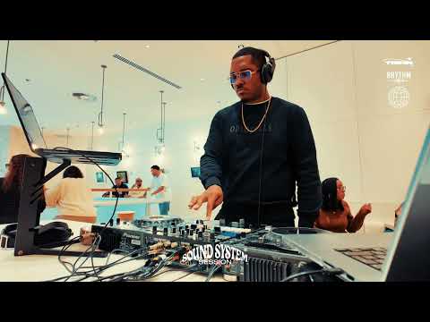 DJ Fafi aux platines