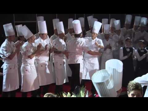 H.K.H Prins Carl Philip delar ut medalj till Jimmi Eriksson, Årets Kock 2016