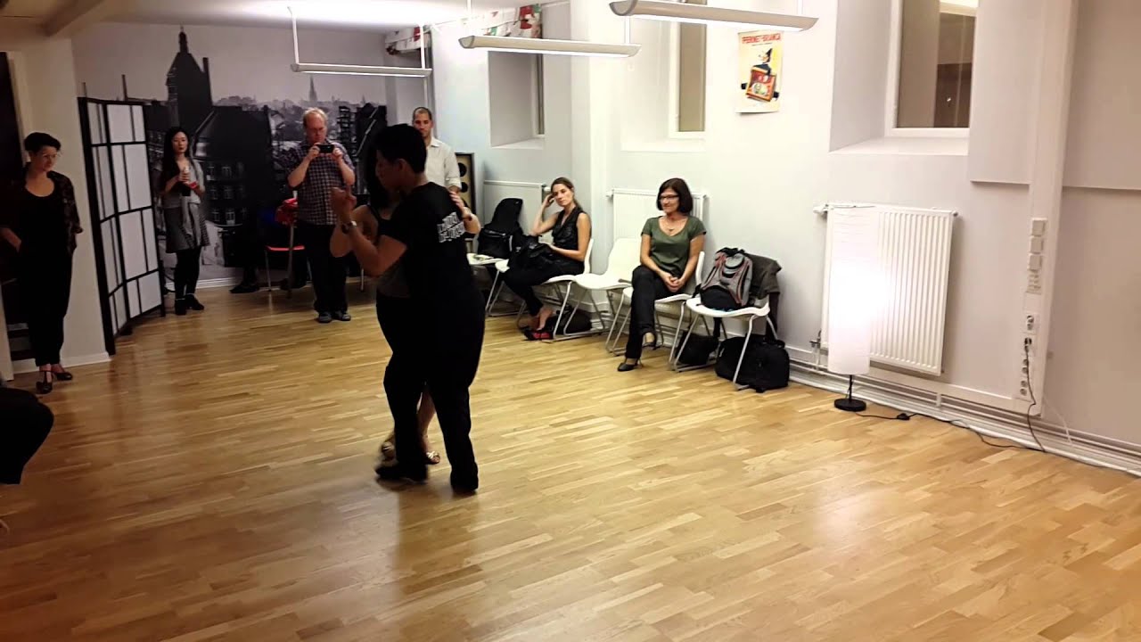 Tango Corazón Intermediate Class 1 with Julieta Qüesta and Rauli Choque.