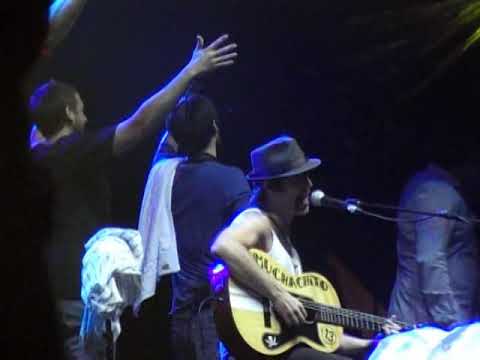 MUCHACHITO BOMBO INFIERNO Te conocí en primavera en Cambados ( Galicia ) el 05/Ago/2011