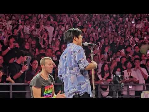 Raining in Manila - Chris Martin & Lola Amour