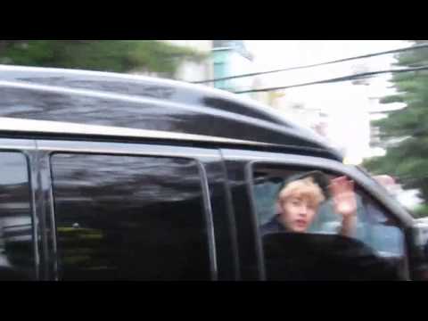 130625 Henry leaving after Arirang Recording