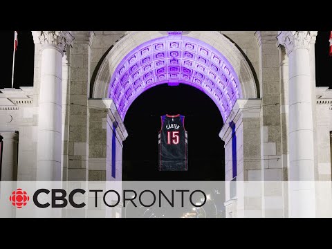 Vince Carter becomes first Raptors player to have his jersey retired