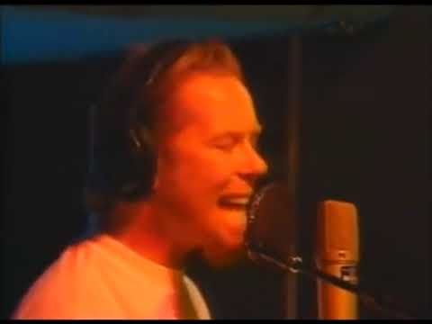 Metallica recording vocals for Garage Inc. Die, Die My Darling