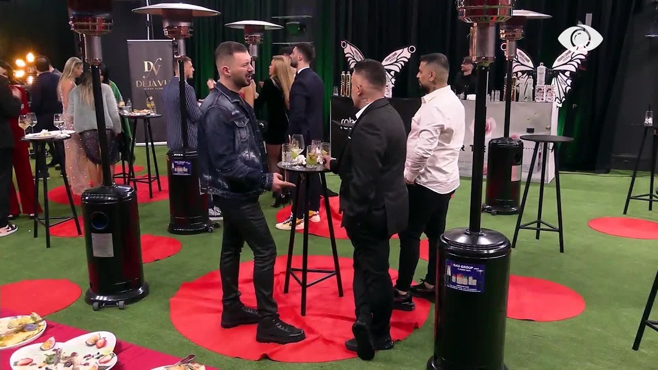 Të qeshura dhe momente komike/ Romeo dredh zinxhirin, teksa bisedon me Albin