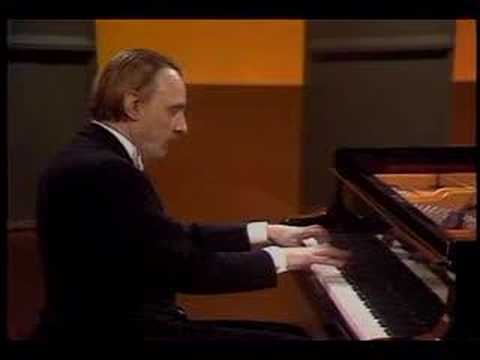 Arturo Benedetti MIchelangeli plays Beethoven (vaimusic.com)