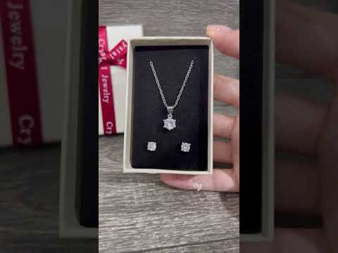 Подарок девушке набор "Нежность циркония в серебре" колье и серьги ювелирный сплав в бархатной коробочке - фото 2 - id-p2289634522