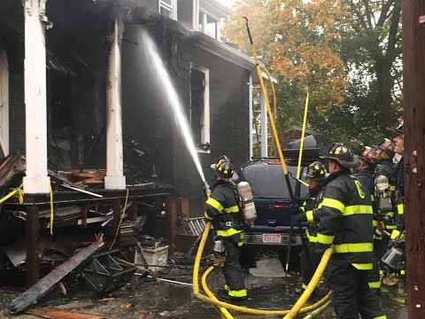 [CAMBRIDGE BOX 2-293] FIREFIGHTERS BATTLE A 2ND ALARM BLAZE IN A HOUSE ON TREMONT STREET