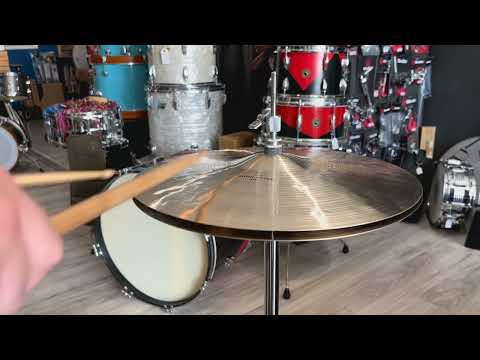 Paiste 15" Masters Dark Hi-Hat Cymbals (890g / 1350g Pair) VIDEO Demo image 6