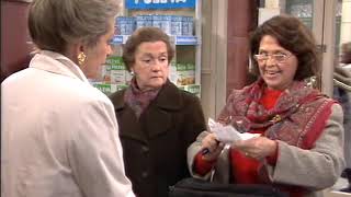 Clip Farmacia de Guardia   055   2x03   El pelotazo Верный мяч00501421 02 41